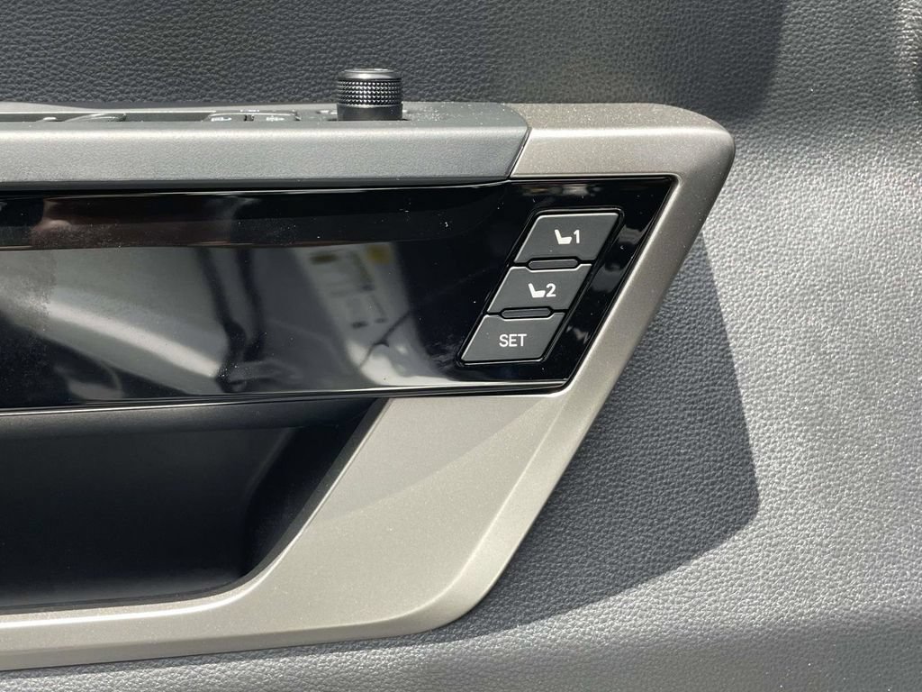 New 2026 Toyota Tundra Limited AWD/4WD image 29