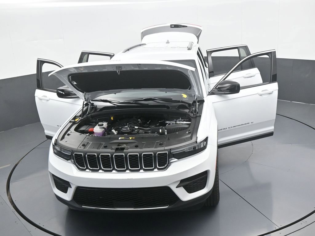 Used 2025 Jeep Grand Cherokee Laredo image 65