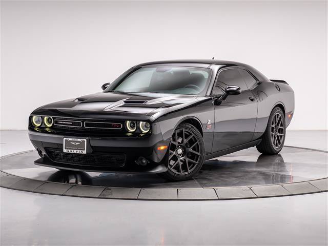 Used 2016 Dodge Challenger R/T Scat Pack RWD image 1