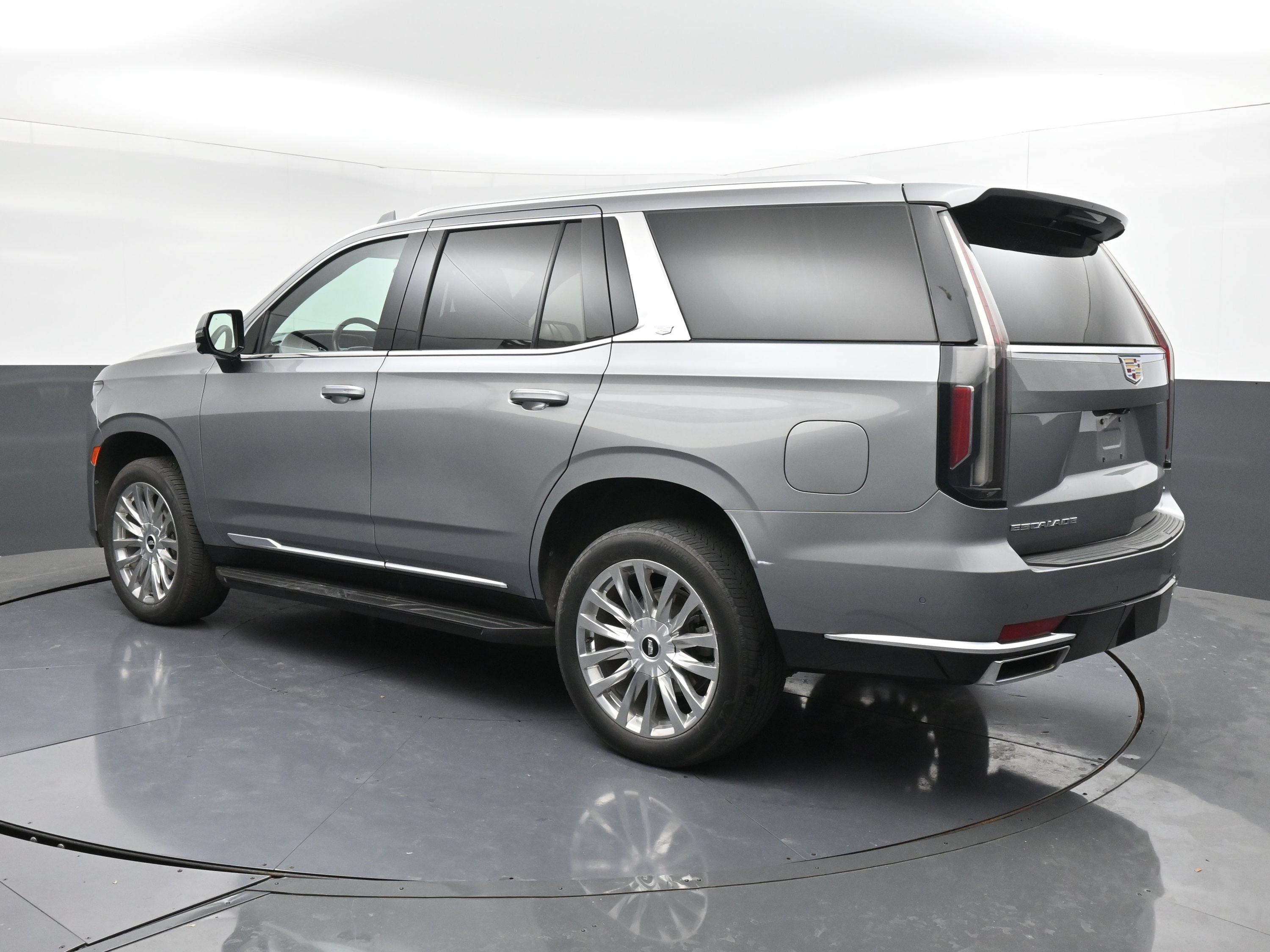 Used 2023 Cadillac Escalade Premium Luxury AWD/4WD image 6