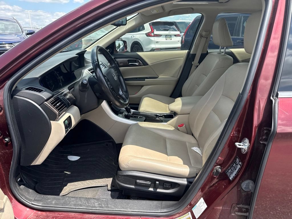 Used 2017 Honda Accord Touring image 15