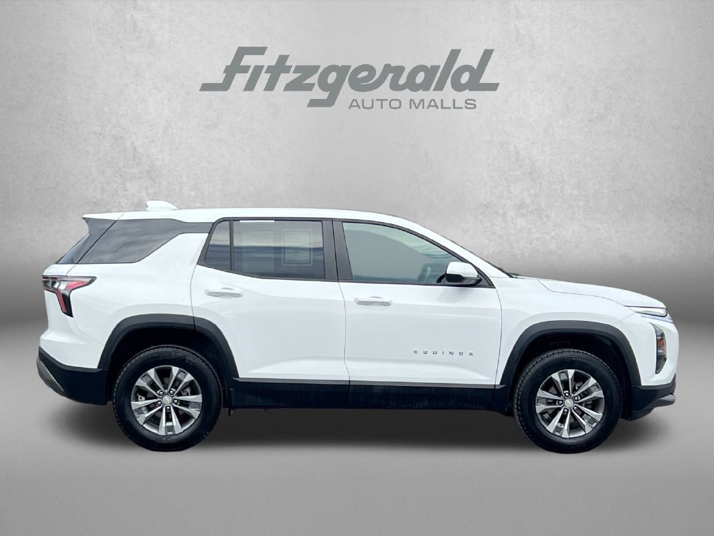 Used 2026 Chevrolet Equinox LT AWD/4WD image 3