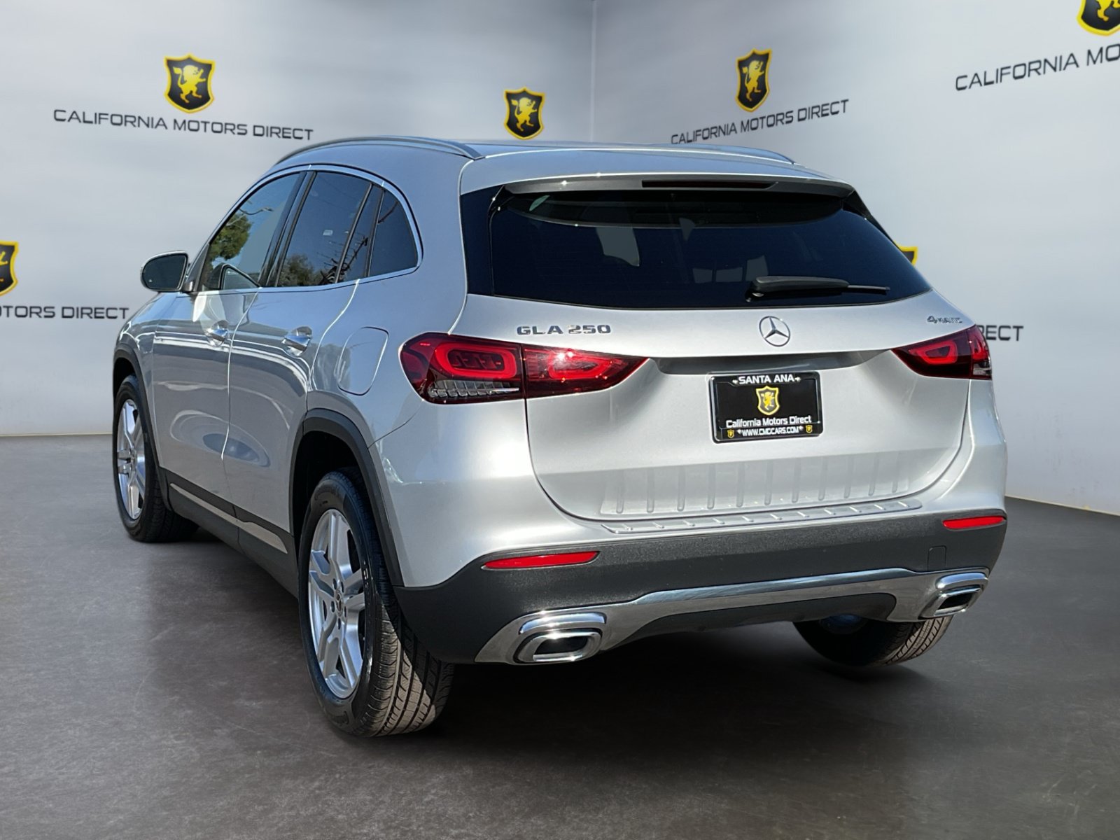 Used 2021 Mercedes-Benz GLA 250 4MATIC w/ Premium Package image 7