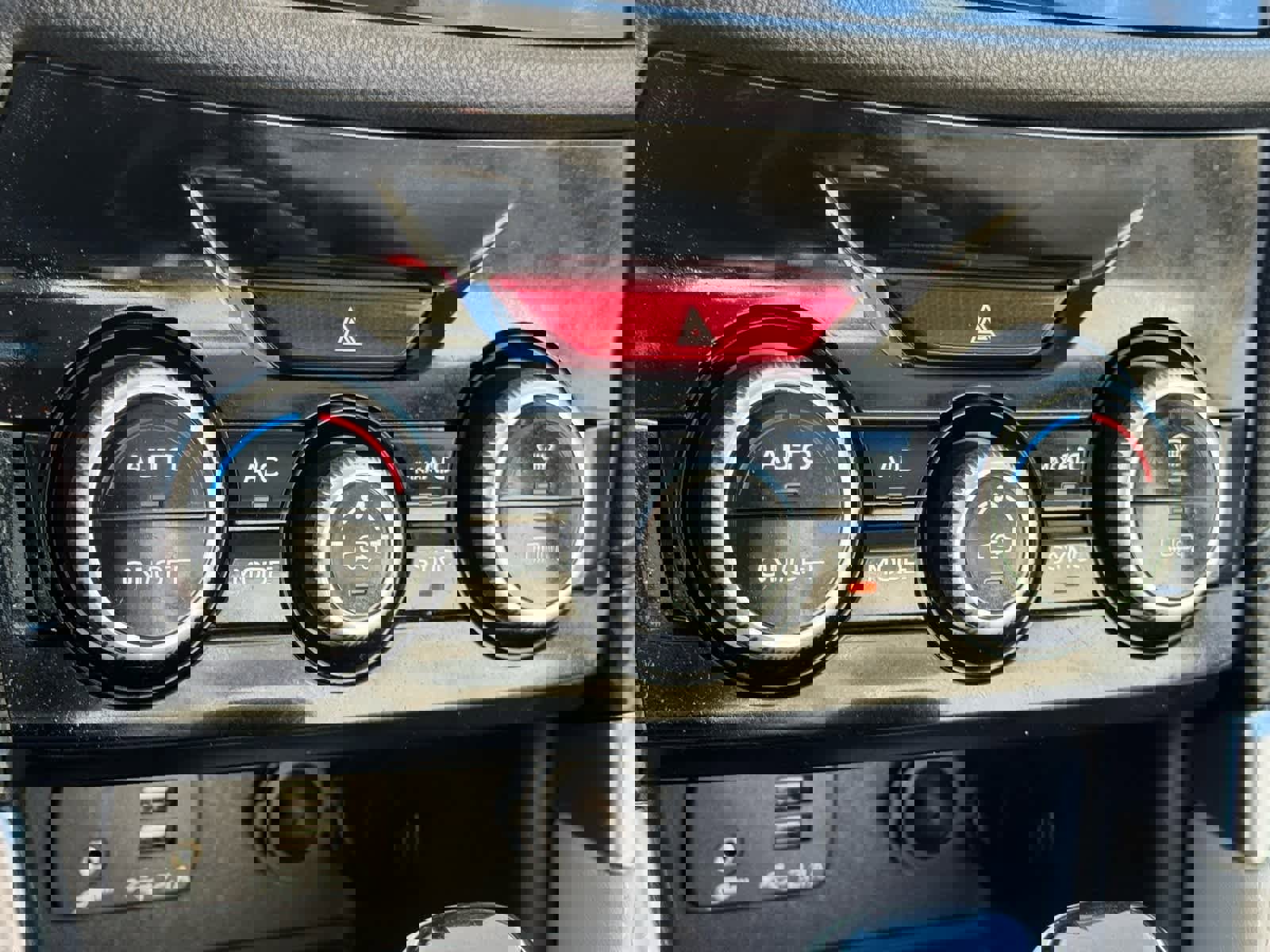 Used 2021 Subaru Forester Limited image 26