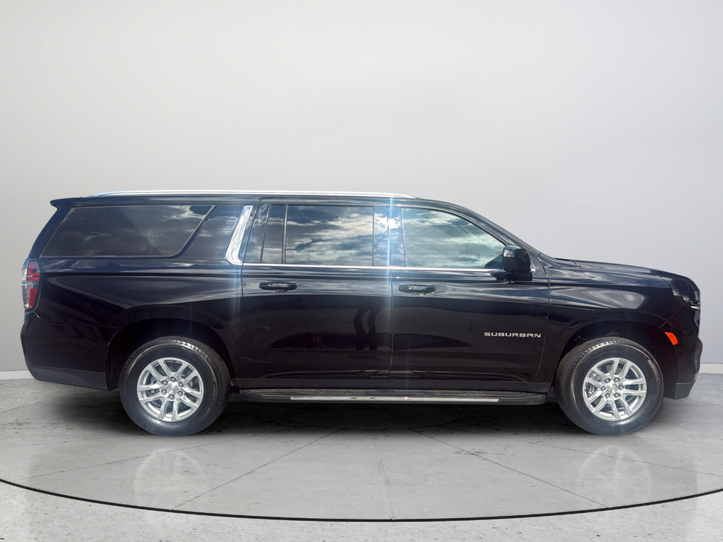 Used 2024 Chevrolet Suburban LT AWD/4WD image 6