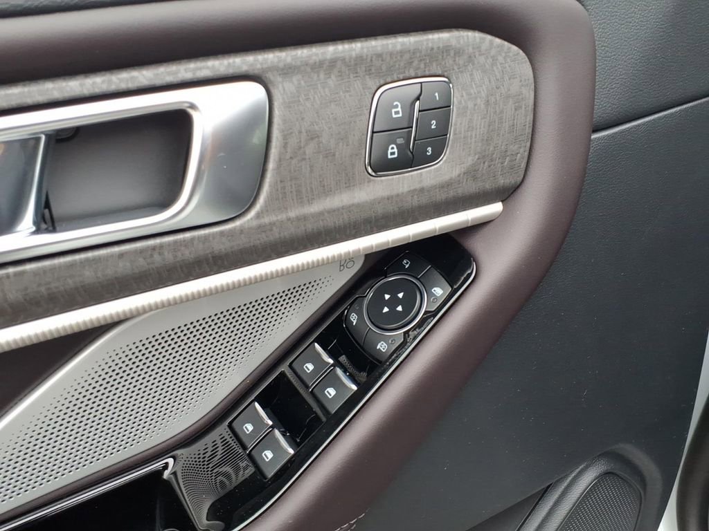 New 2026 Ford Explorer Platinum image 17