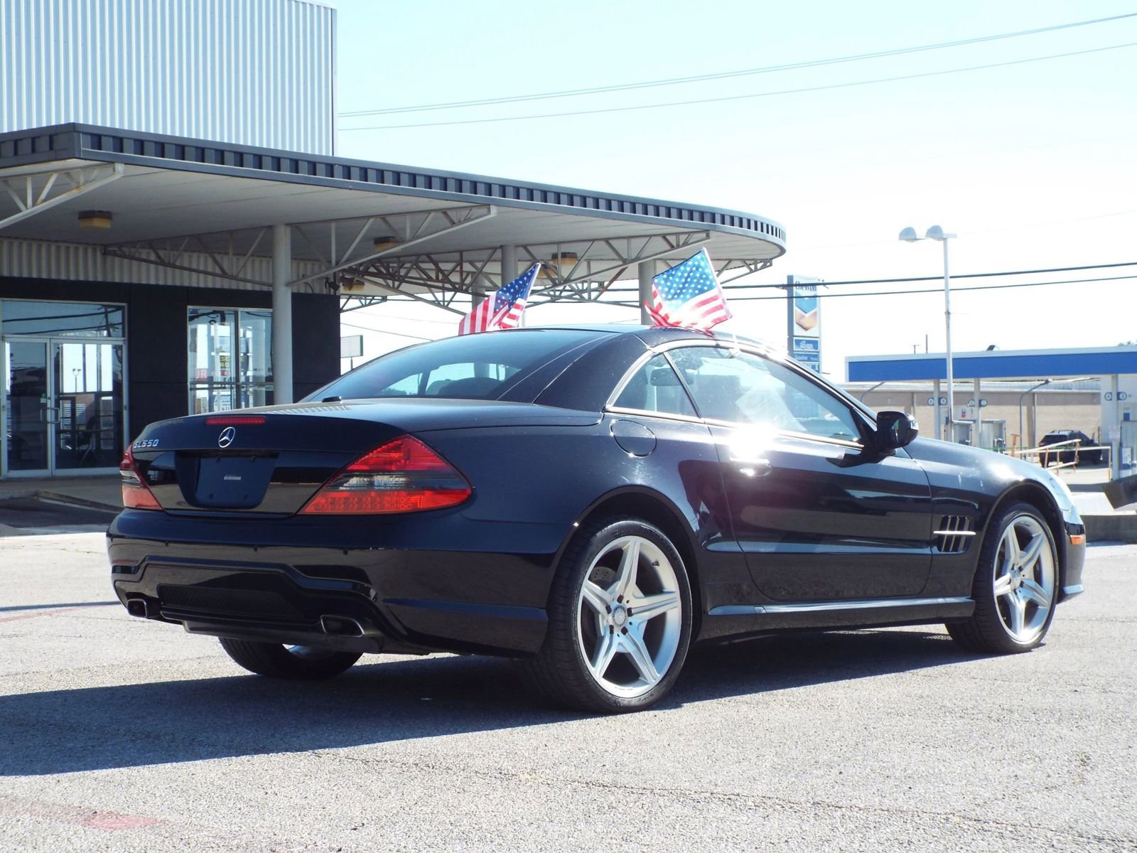 Used 2011 Mercedes-Benz SL 550 image 6