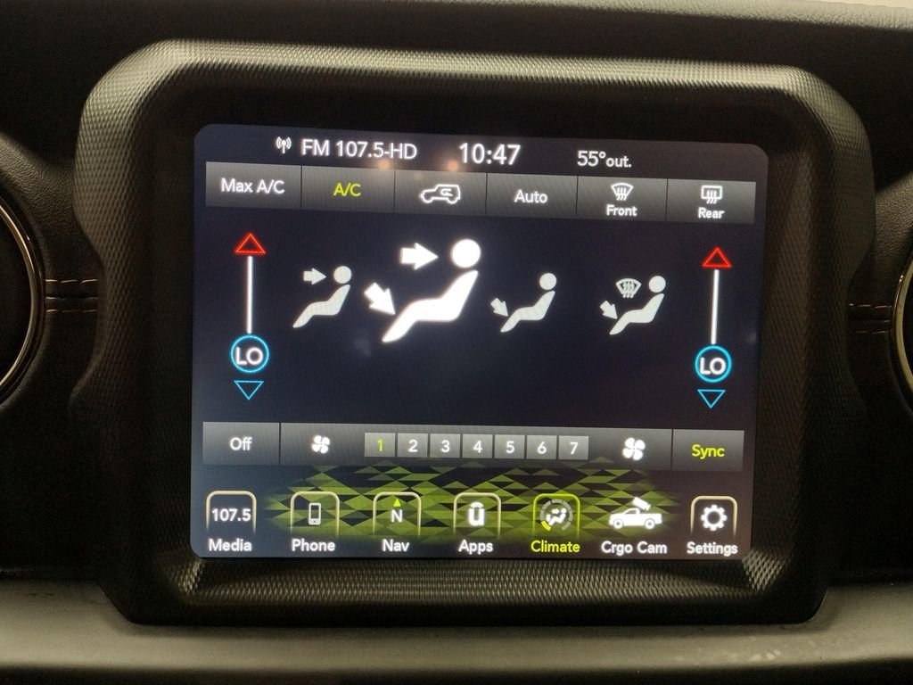 Used 2020 Jeep Wrangler Unlimited Sahara image 39