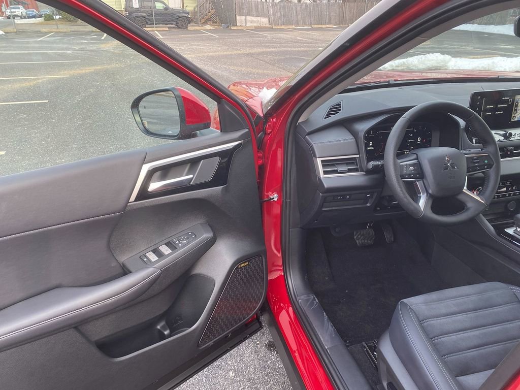 New 2026 Mitsubishi Outlander SE image 10