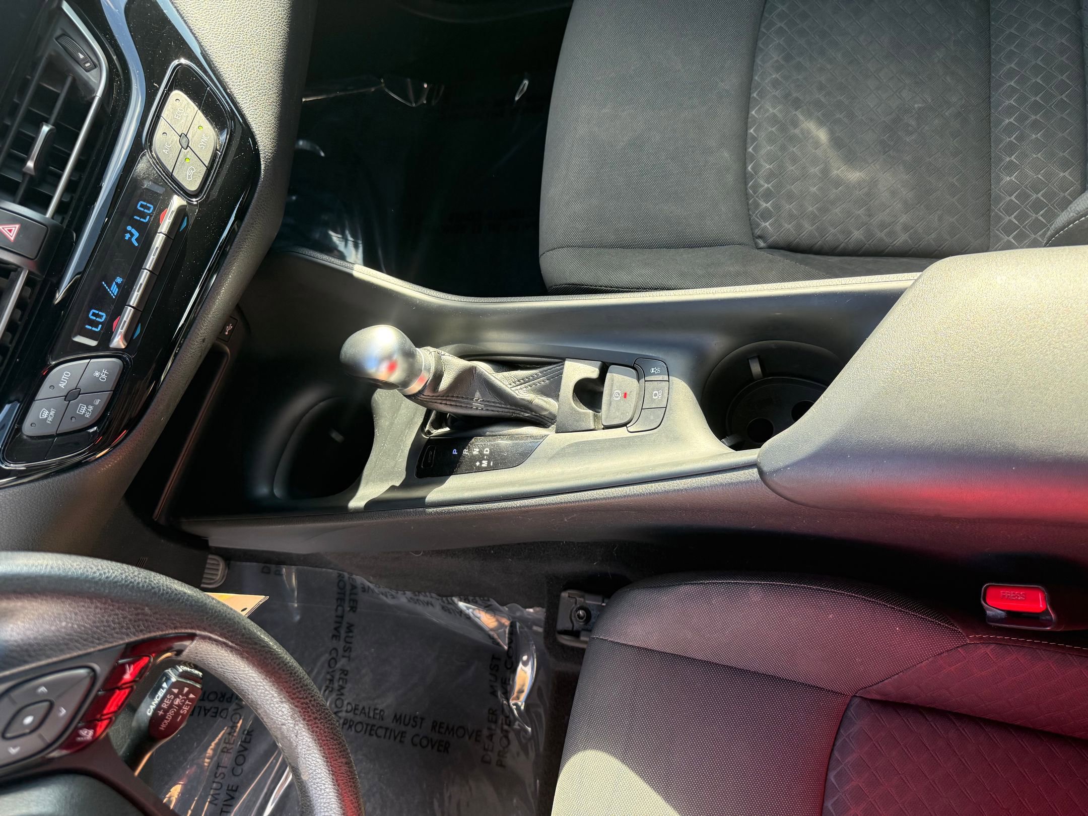 Used 2020 Toyota C-HR LE FWD image 22