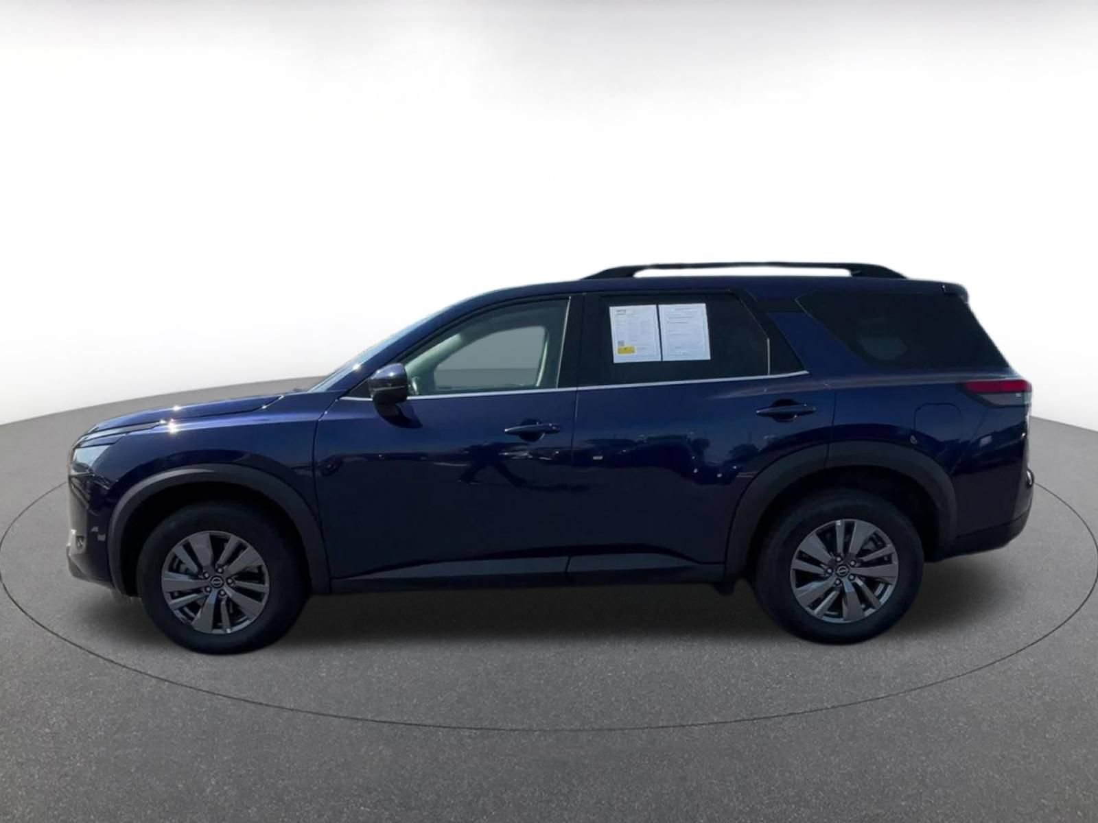 Used 2025 Nissan Pathfinder SV AWD/4WD image 7