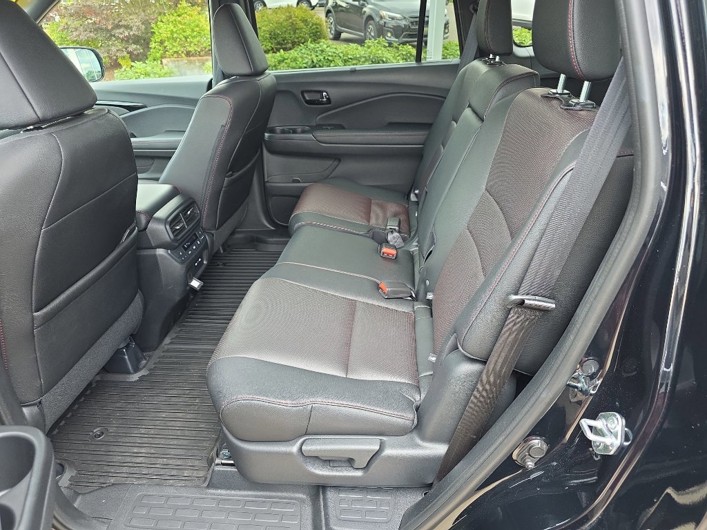 Used 2024 Honda Passport Black Edition image 15