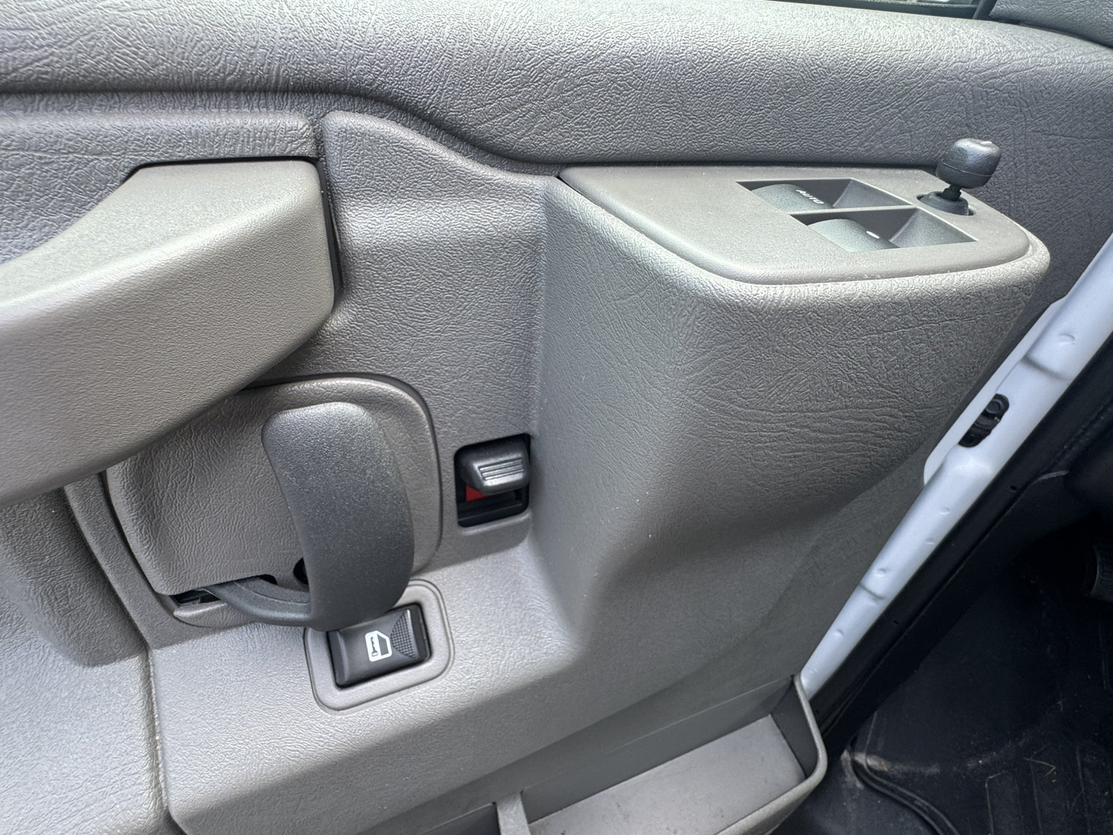 Used 2025 GMC Savana 3500 LT w/ LT Preferred Equipment Group RWD image 11