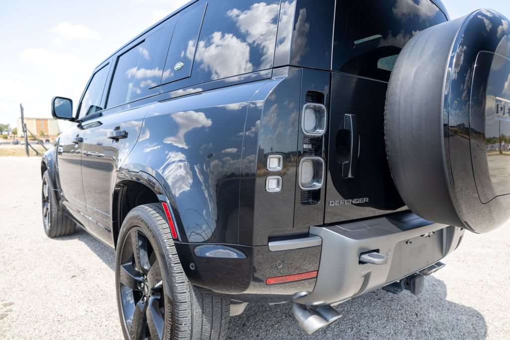Used 2023 Land Rover Defender 110 V8 AWD/4WD image 82