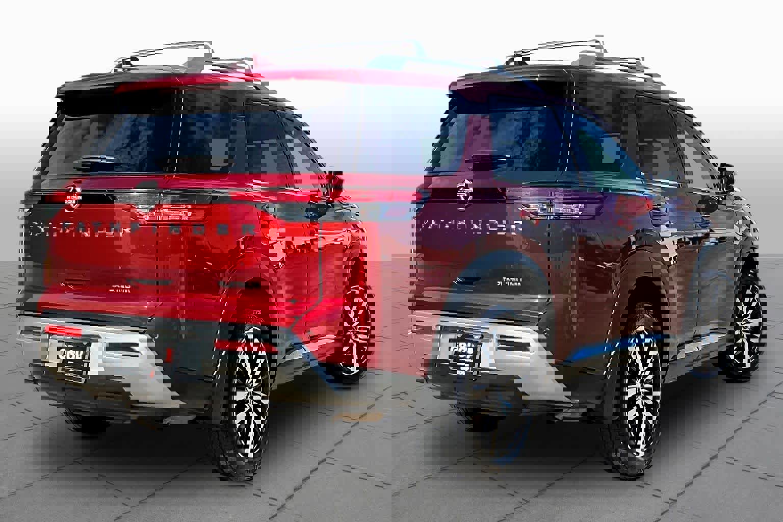 Used 2023 Nissan Pathfinder Platinum w/ Cargo Package FWD image 12