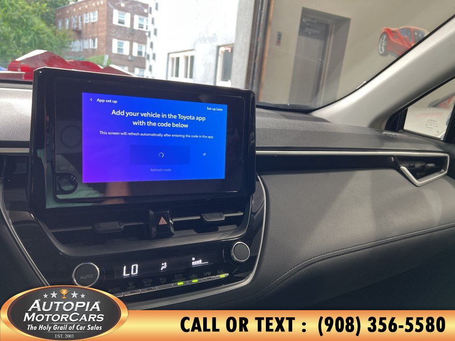 Used 2025 Toyota Corolla Cross LE w/ Moonroof Package FWD image 33