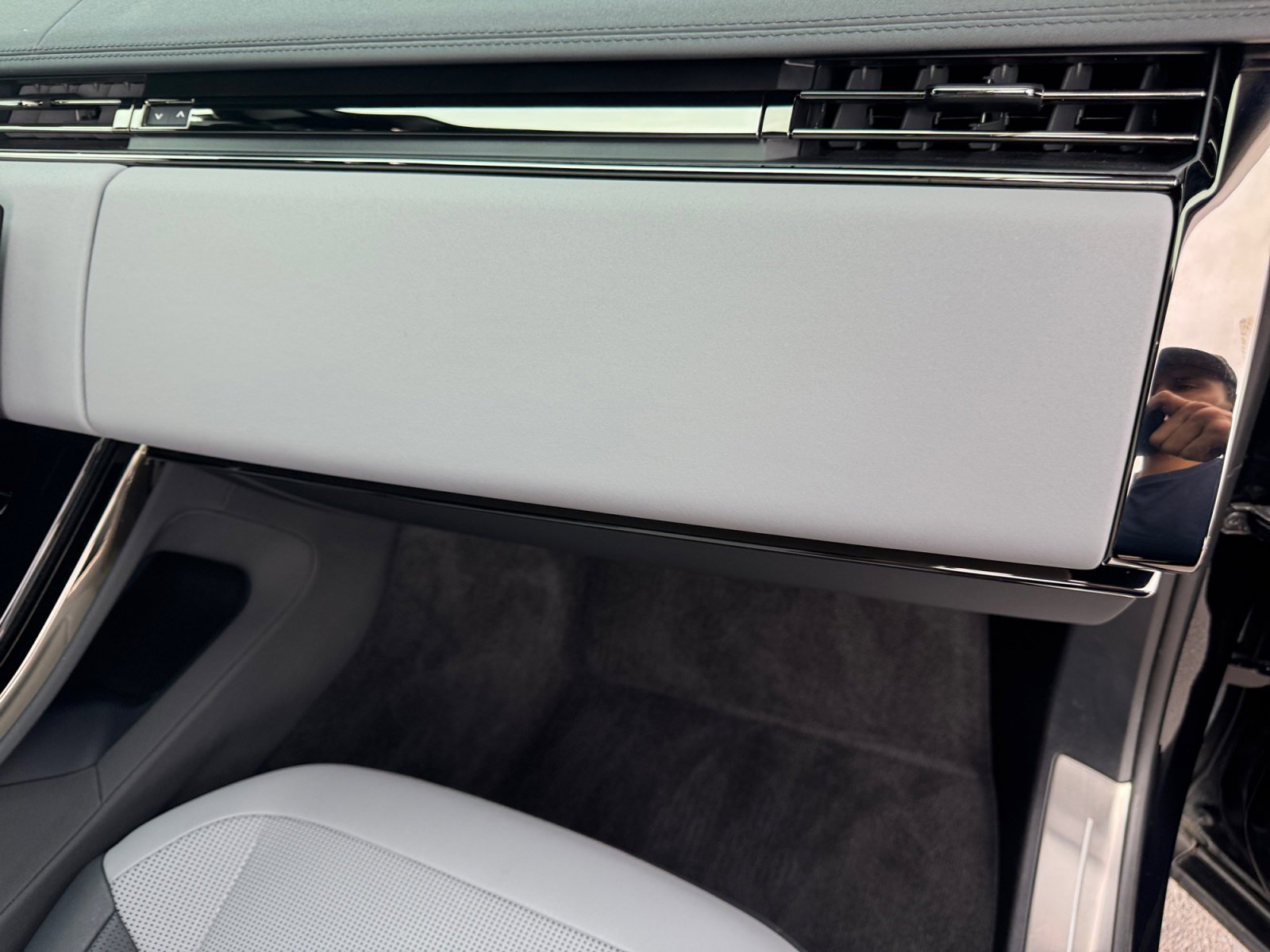 Used 2025 Land Rover Range Rover Sport SV Edition Two image 20