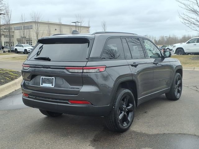 Certified 2025 Jeep Grand Cherokee Limited w/ Black Appearance Package image 4