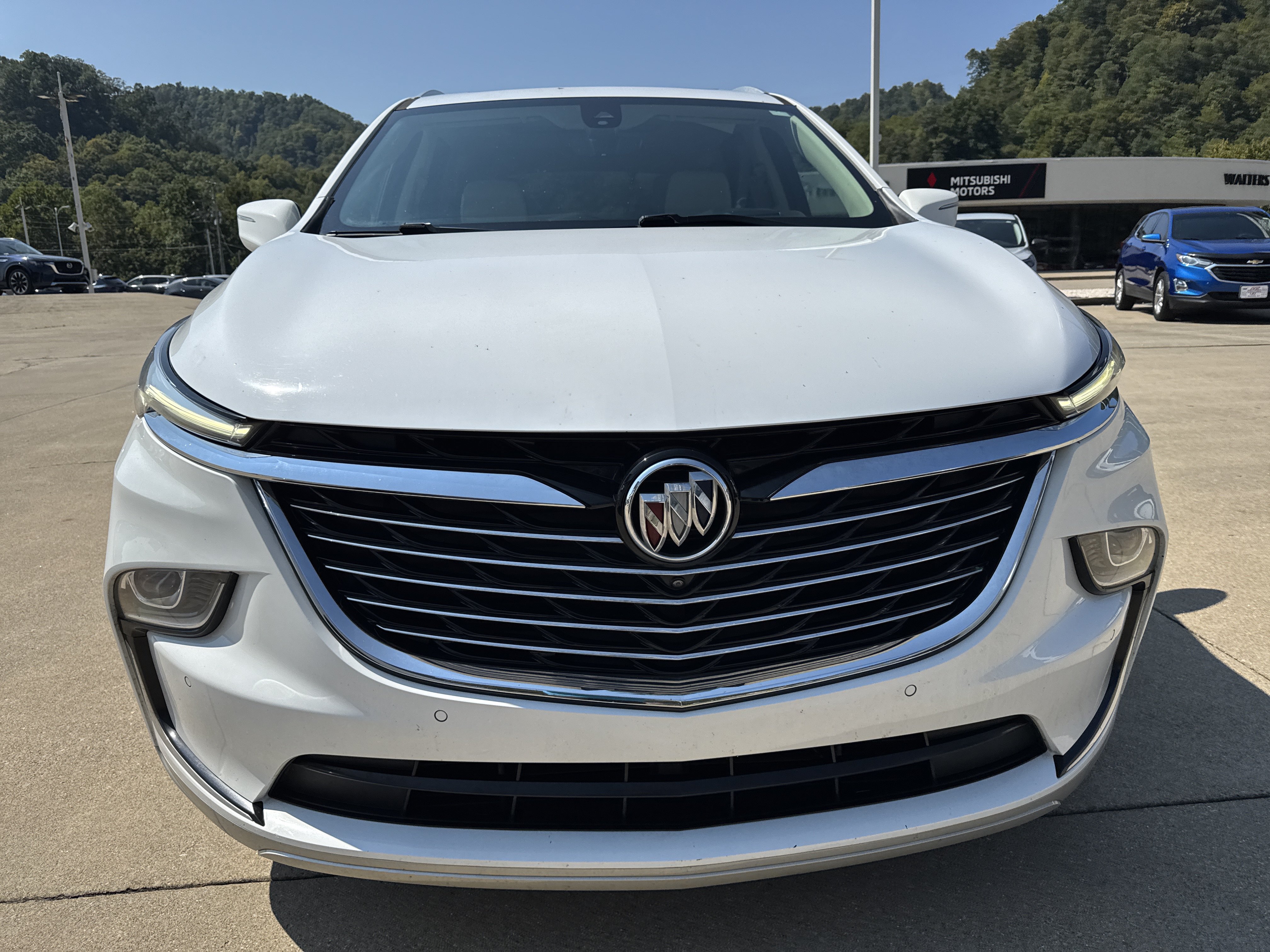 Used 2022 Buick Enclave Premium w/ Experience Buick Package AWD/4WD image 2