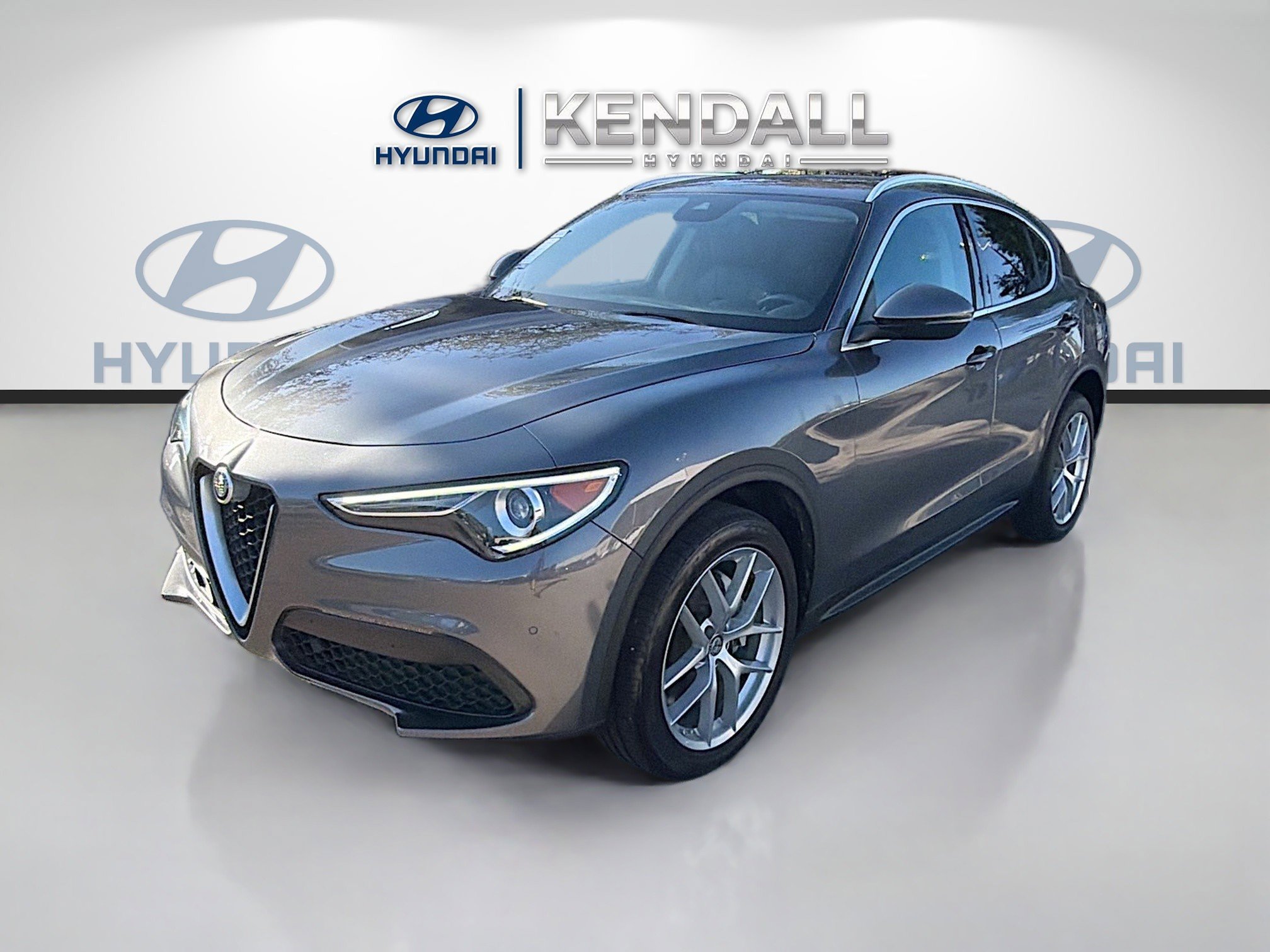 Used 2018 Alfa Romeo Stelvio Ti image 3