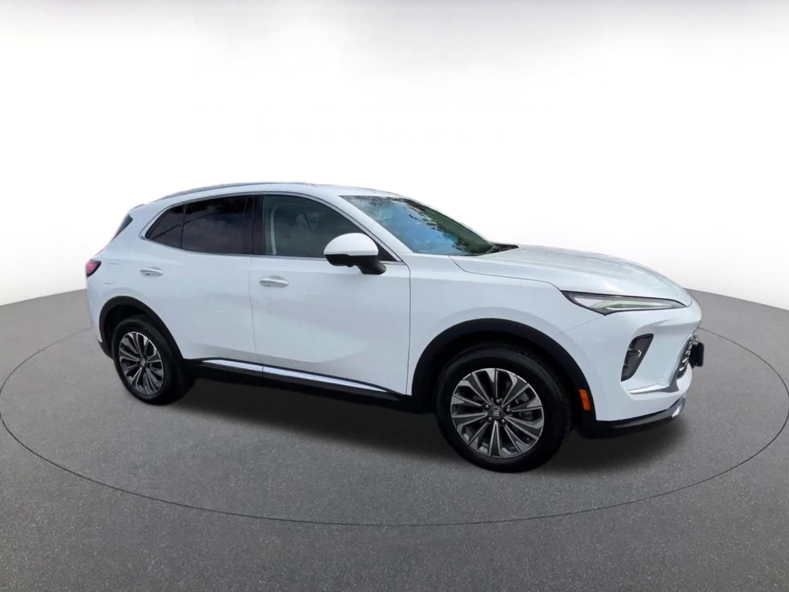 Used 2024 Buick Envision Preferred AWD/4WD image 2