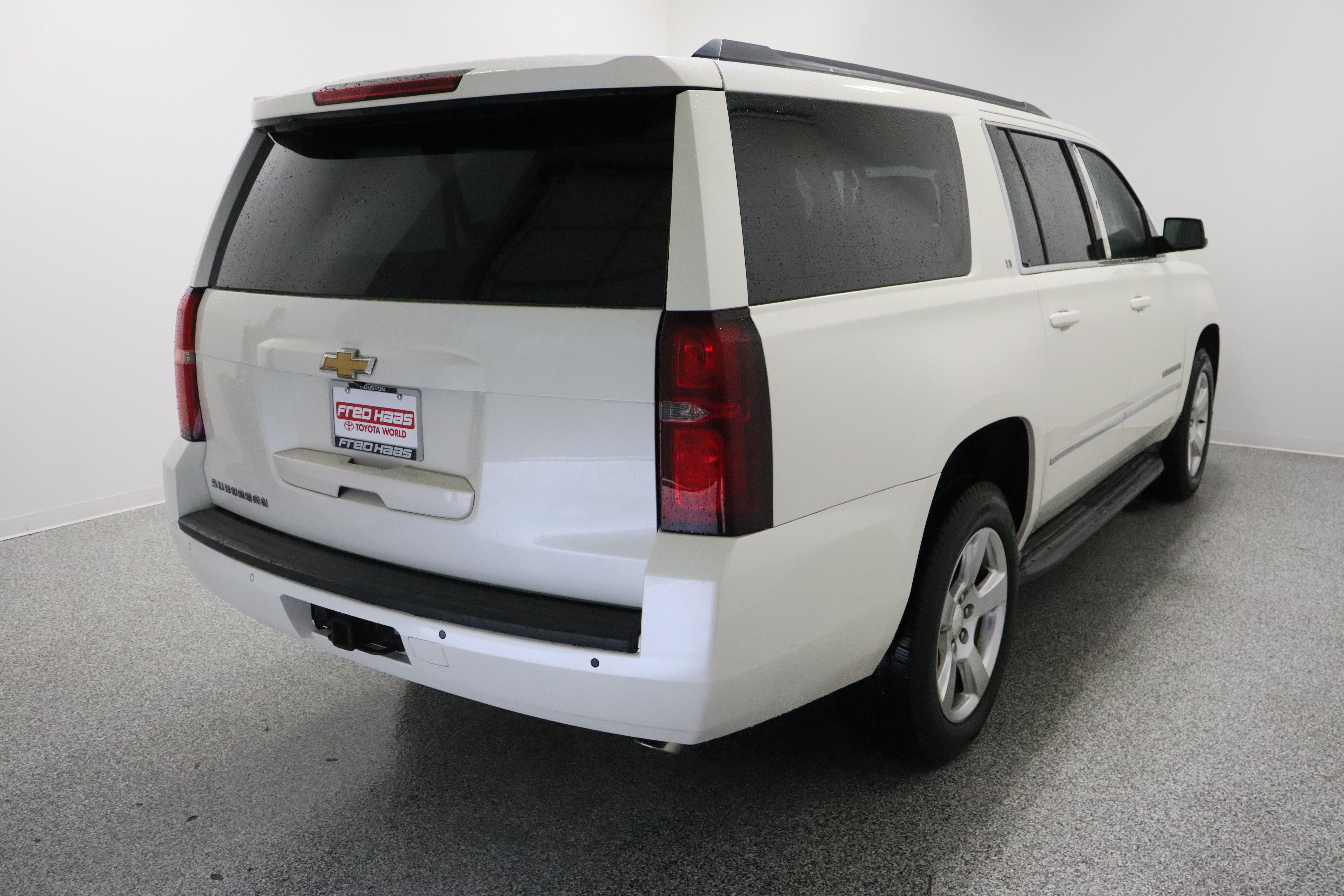 Used 2015 Chevrolet Suburban LT RWD image 7
