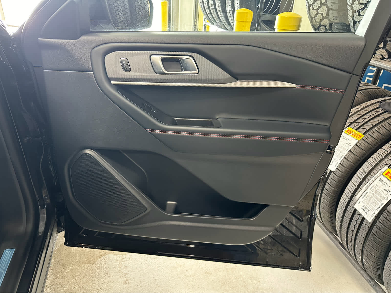 New 2026 Ford Explorer ST-Line w/ ST-Line Street Pack image 39