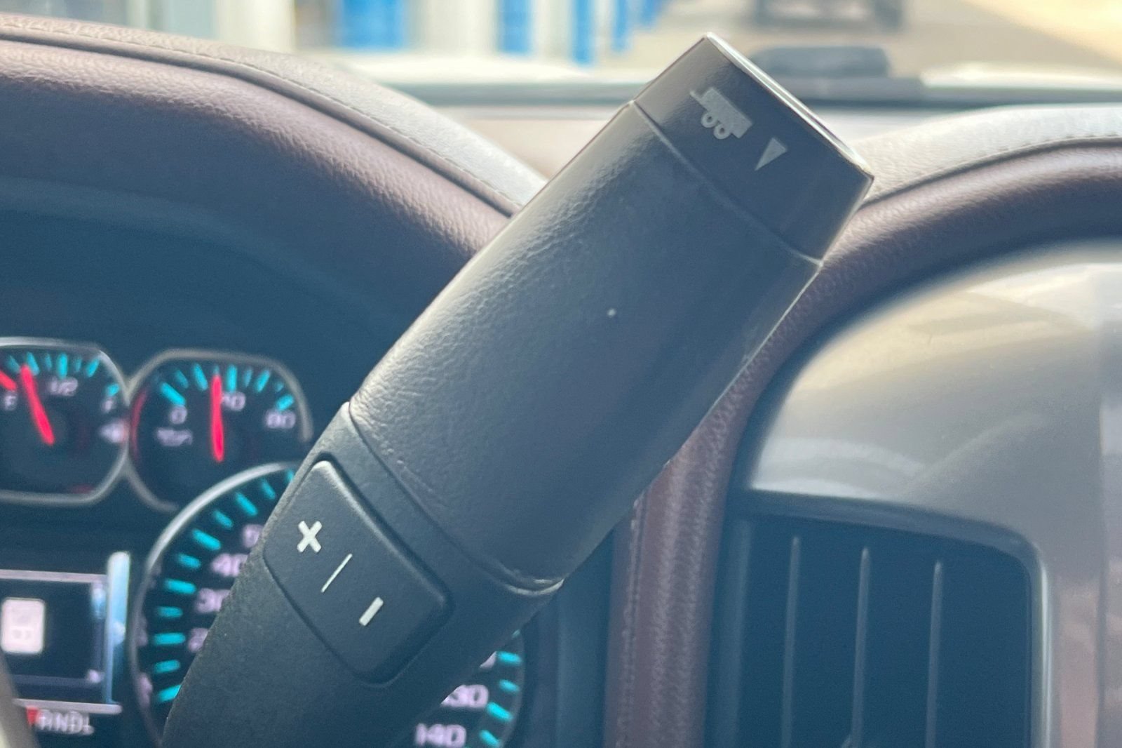 Used 2018 Chevrolet Silverado 1500 High Country AWD/4WD image 17