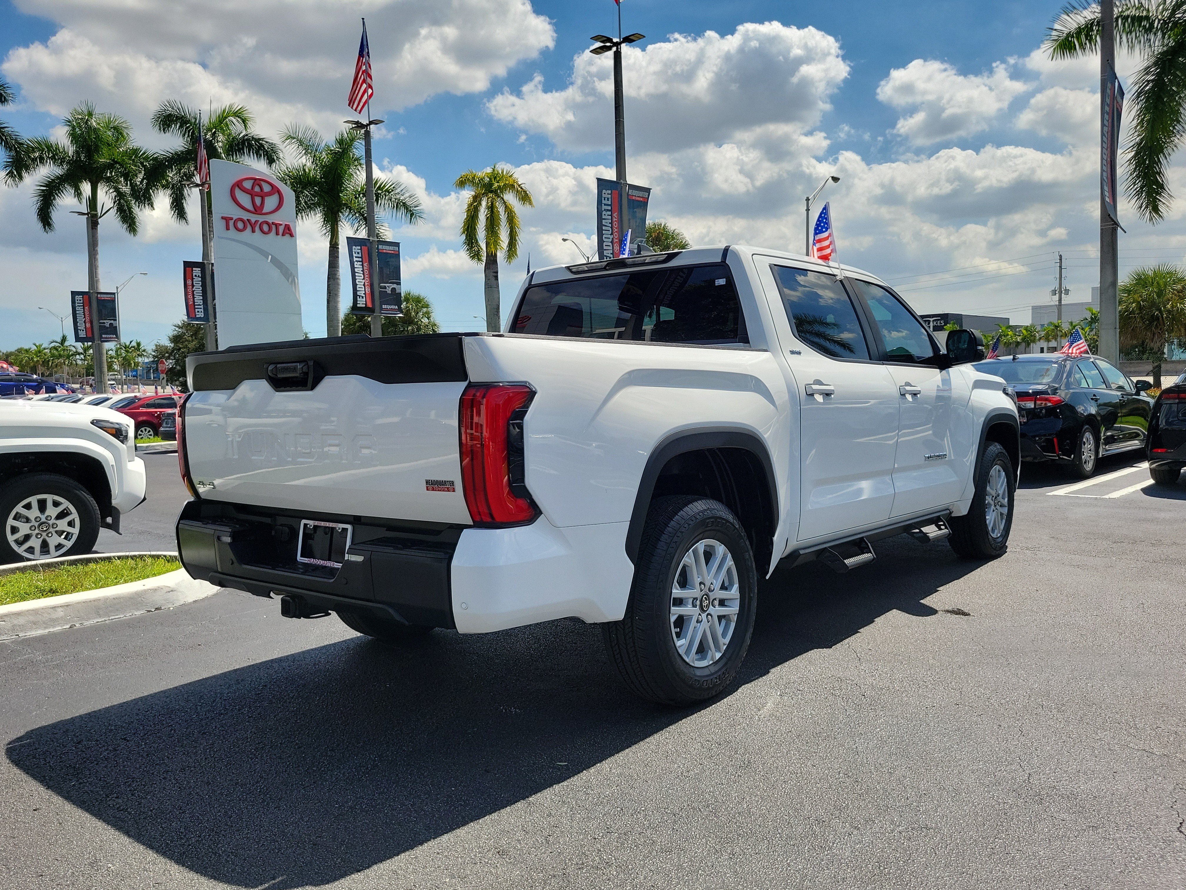 Used 2025 Toyota Tundra SR5 w/ SR5 Premium Package AWD/4WD image 12