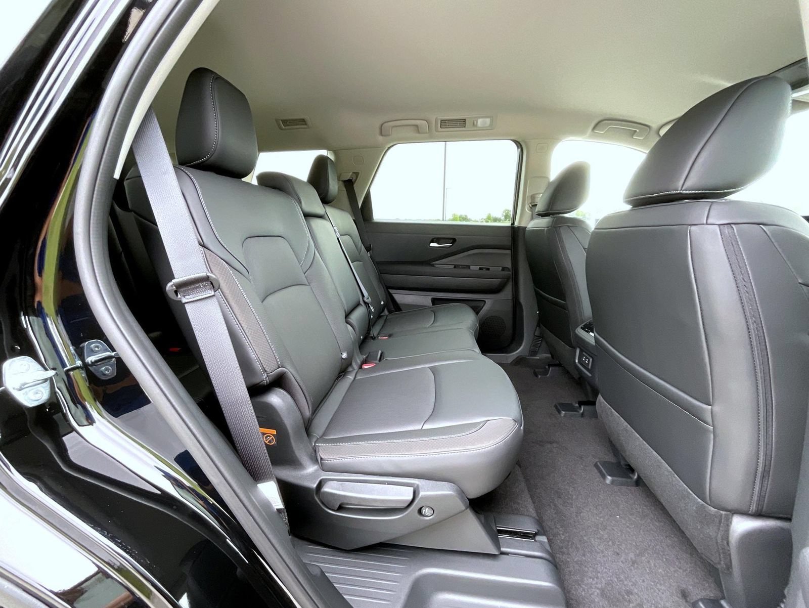 New 2026 Nissan Pathfinder SL AWD/4WD image 19