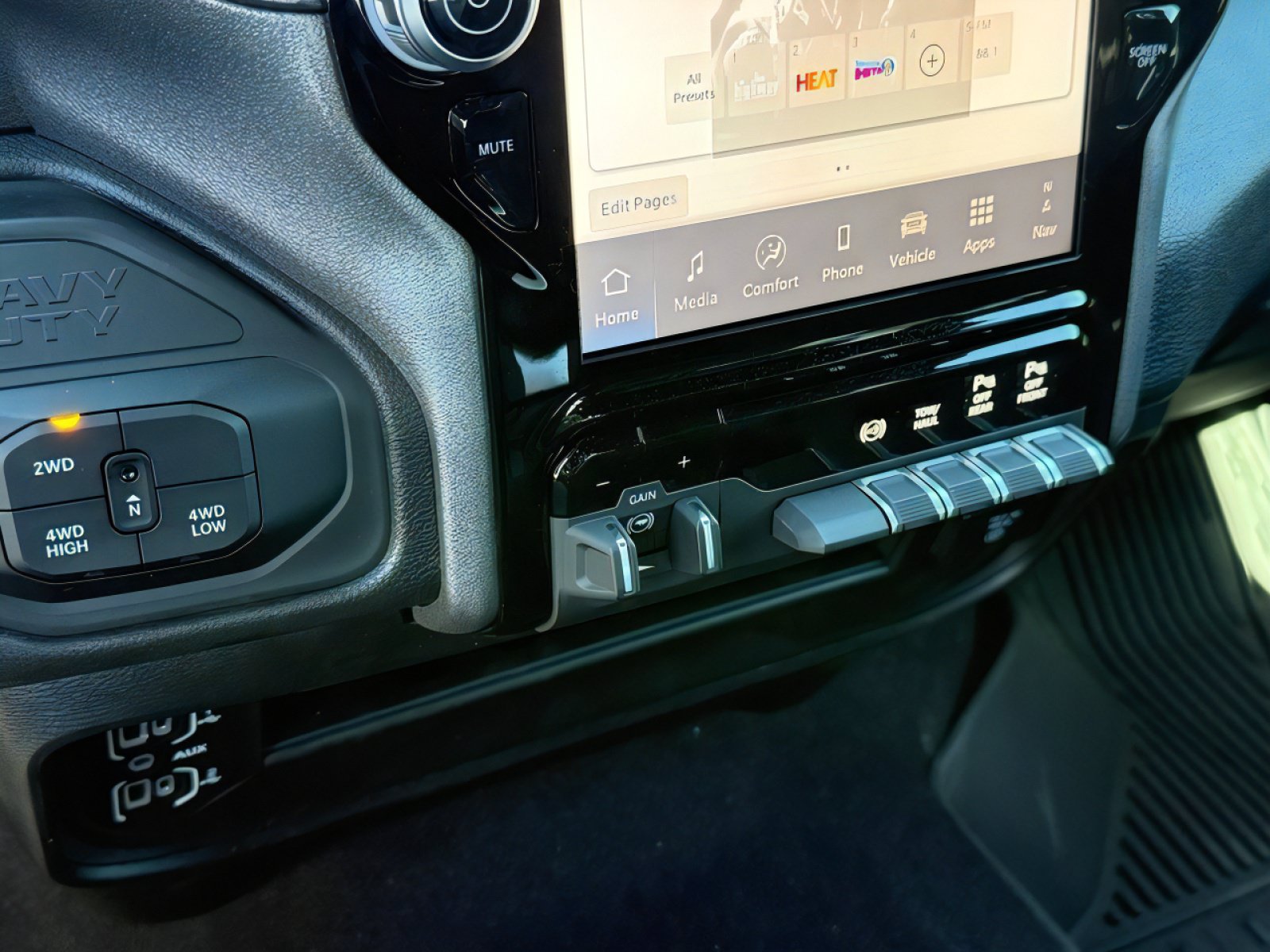 New 2026 RAM 3500 Tradesman AWD/4WD image 20