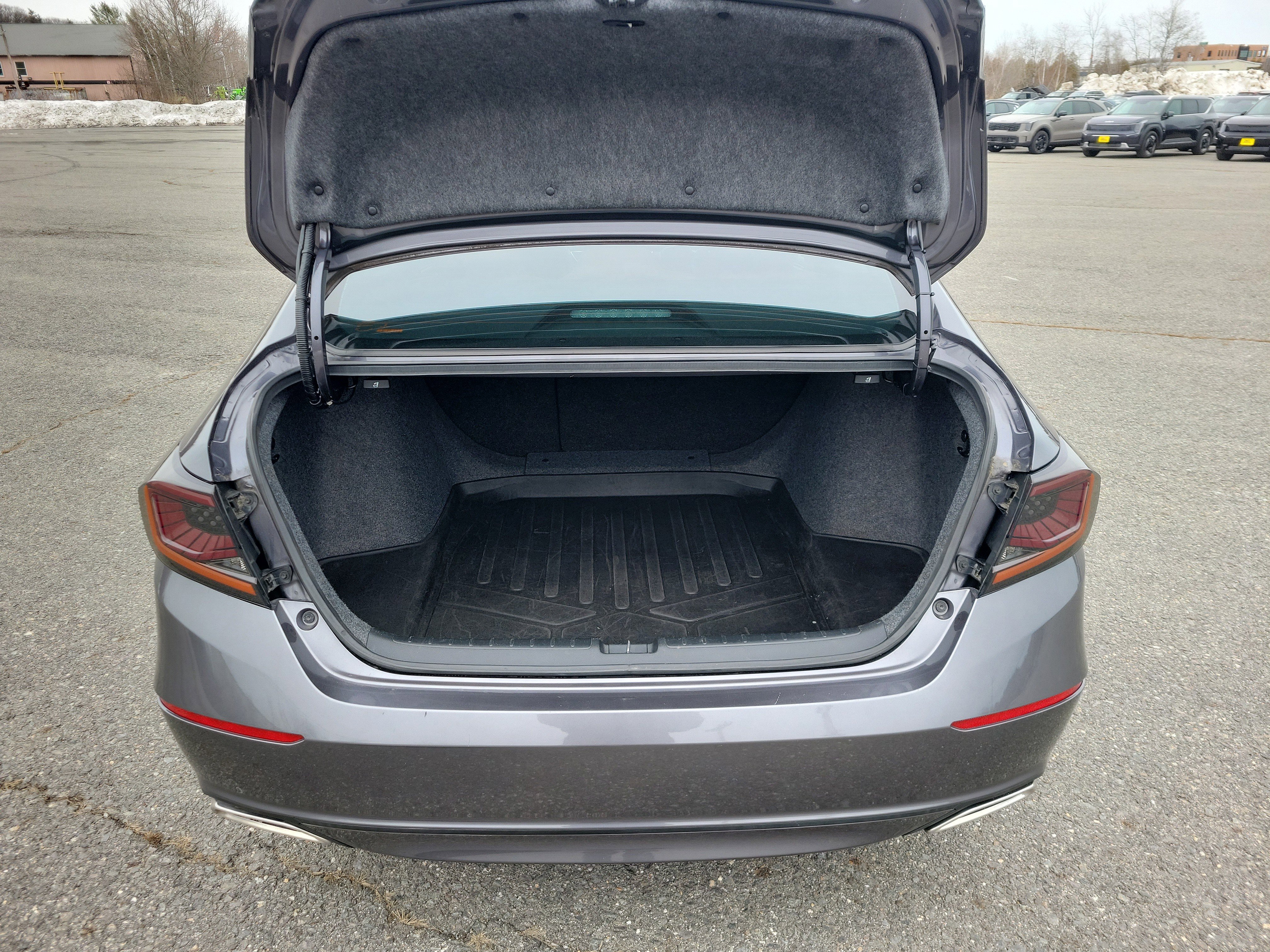 Used 2018 Honda Accord Sport image 17