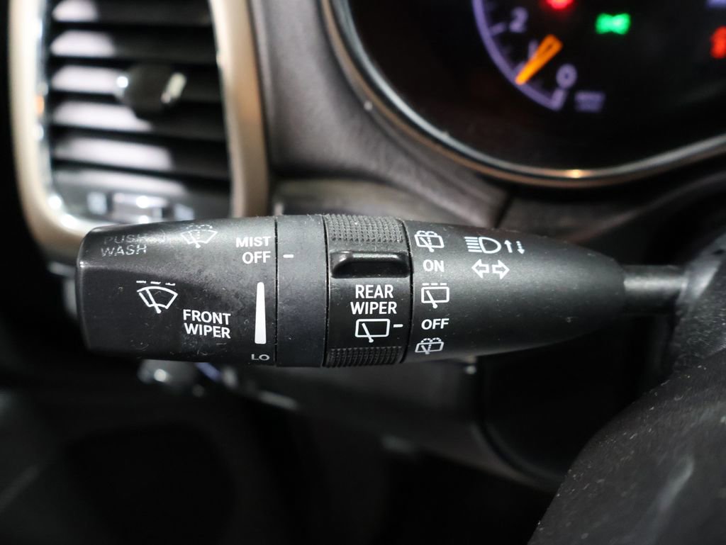 Used 2015 Jeep Grand Cherokee Overland w/ Advanced Technology Group image 45