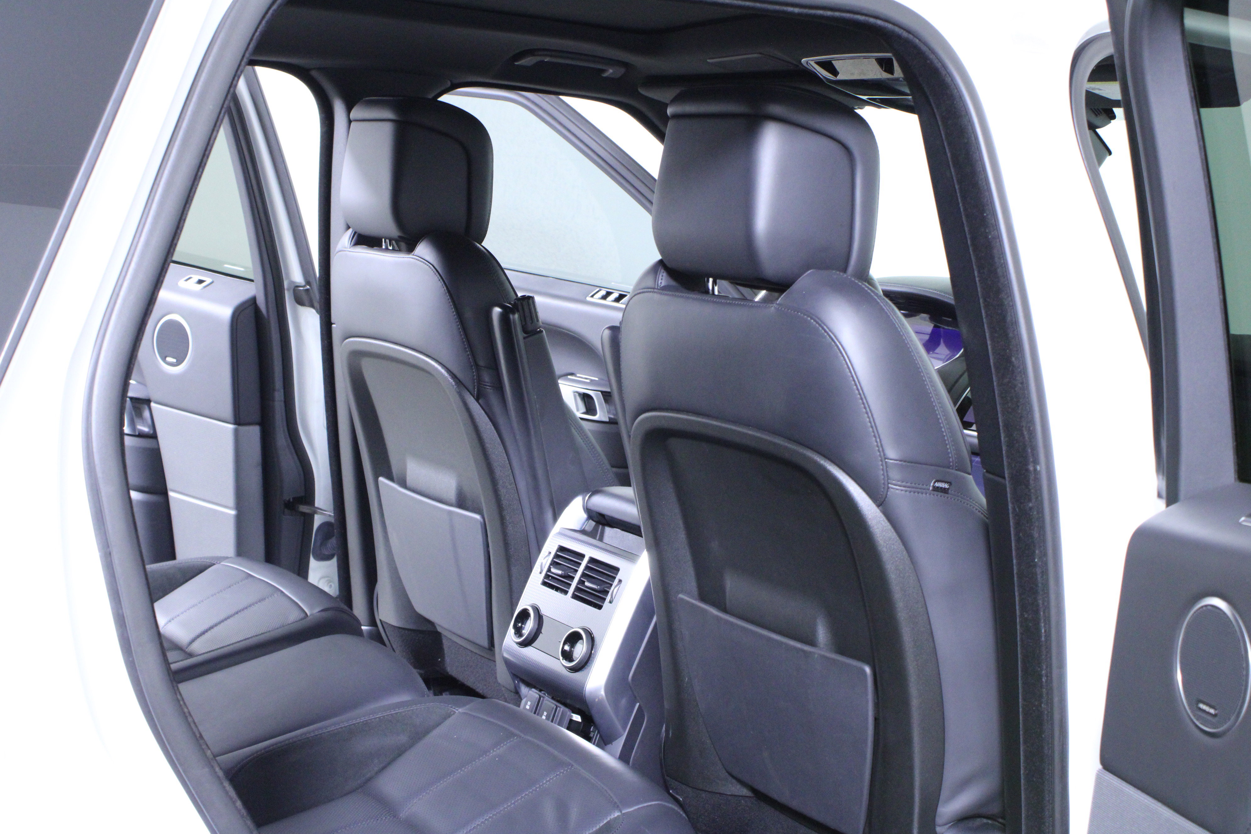 Used 2020 Land Rover Range Rover Sport HST image 13