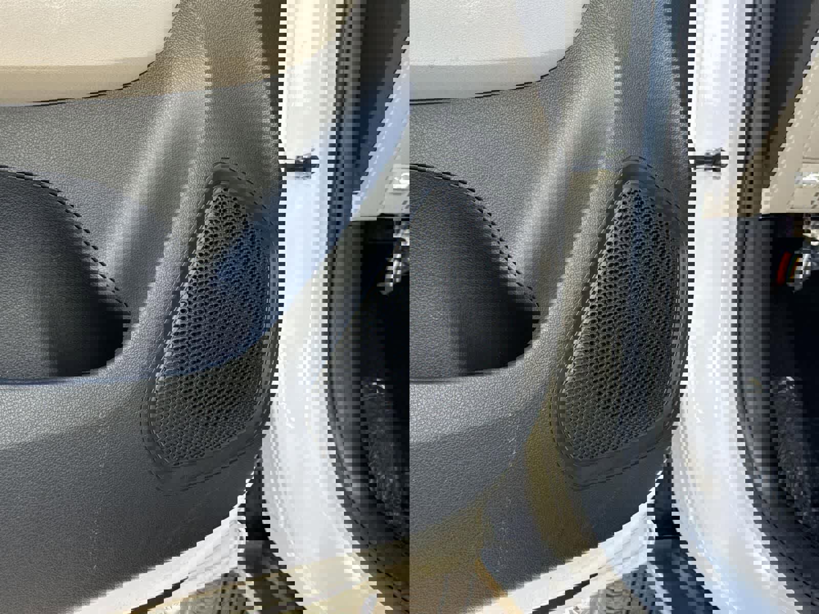 Used 2022 Hyundai Venue SEL image 36