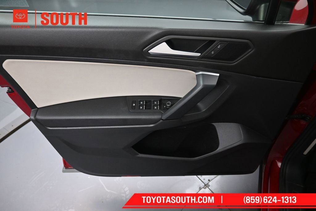 Used 2019 Volkswagen Tiguan SE AWD/4WD image 25