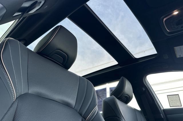 Used 2025 Toyota Crown Signia Limited image 19