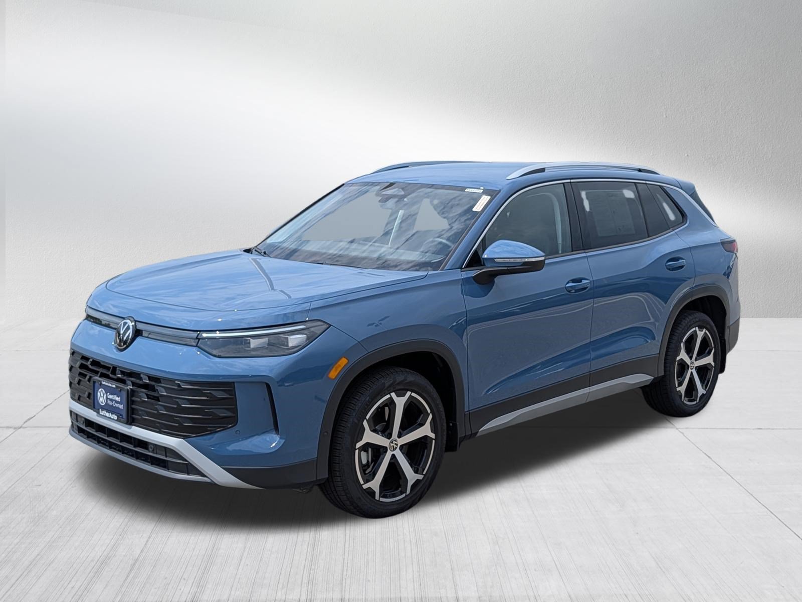 Certified 2026 Volkswagen Tiguan SE AWD/4WD image 3