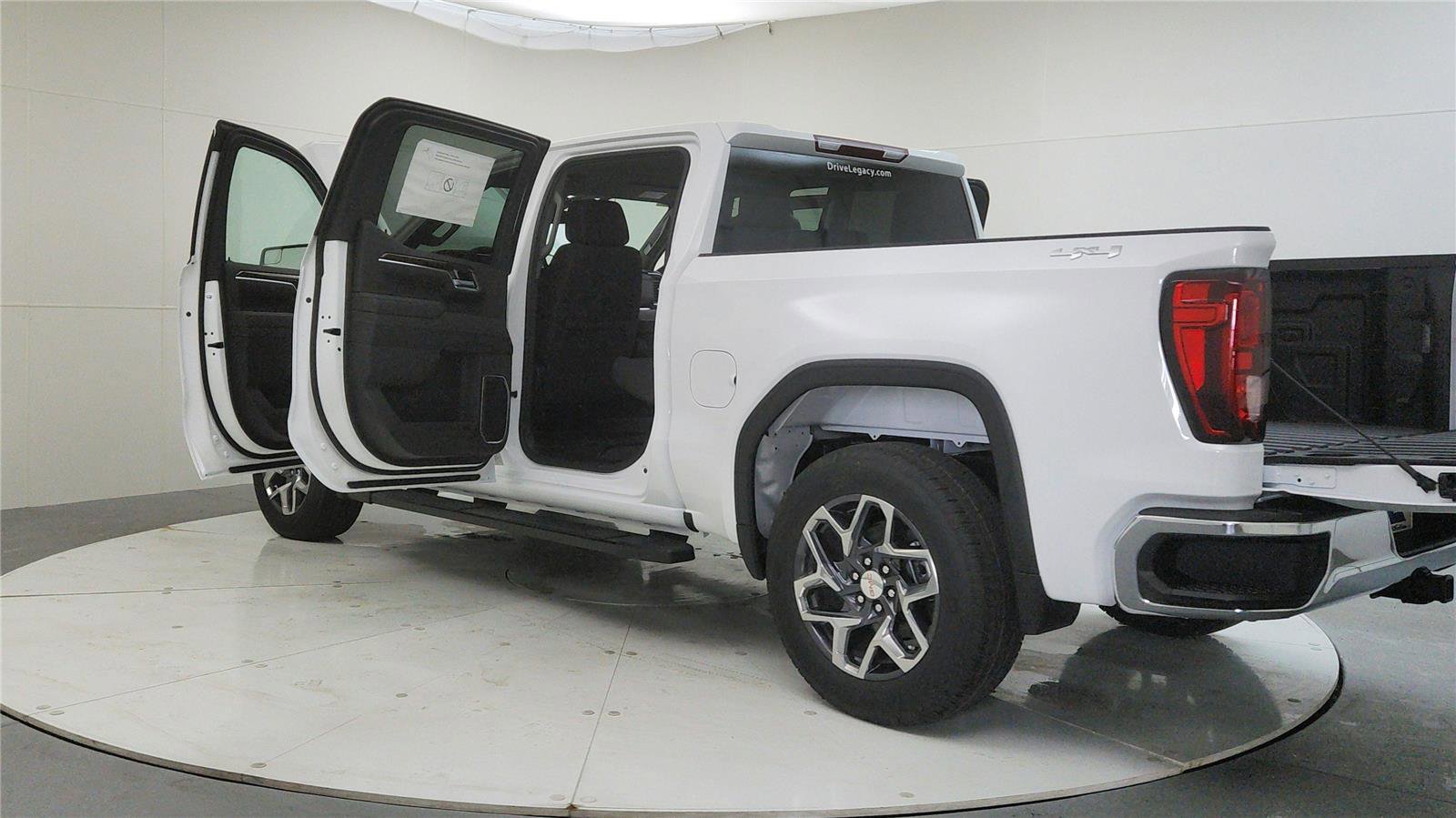 New 2026 GMC Sierra 1500 SLE image 11