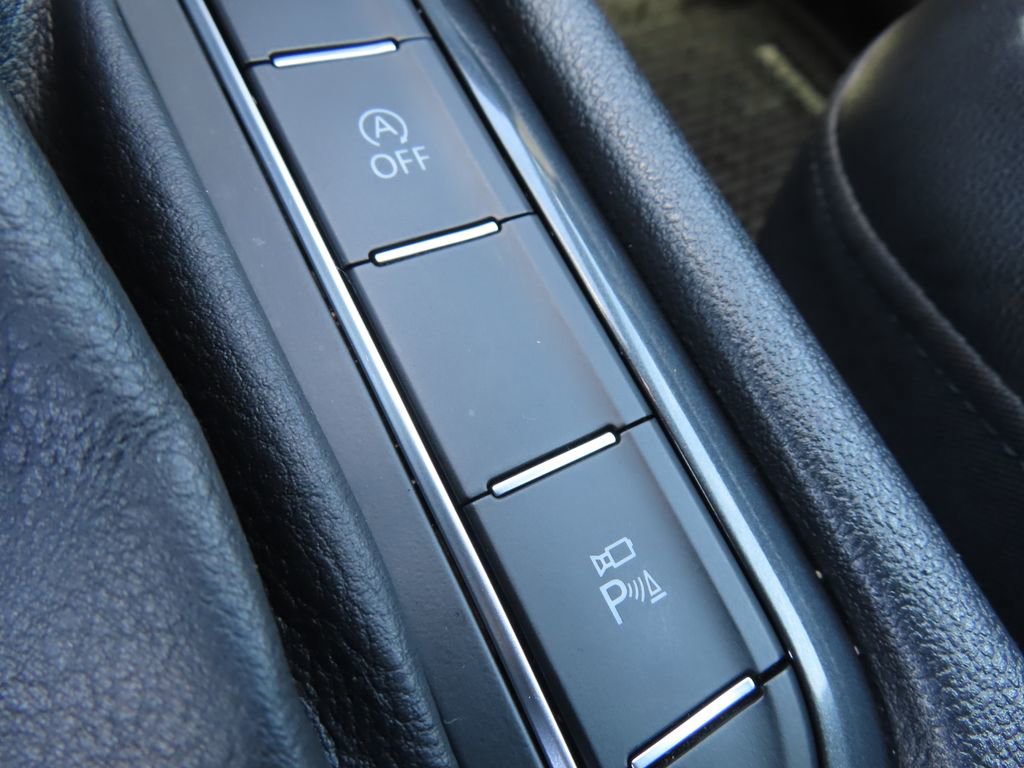 Used 2020 Volkswagen Tiguan SEL Premium R-Line w/ 3rd Row Seat Package image 12