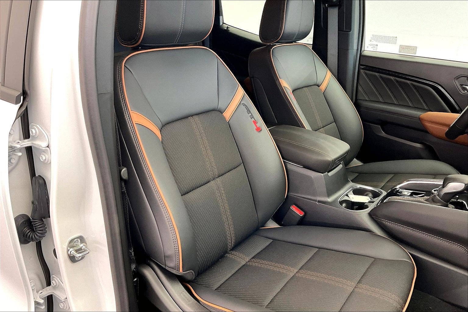 New 2026 GMC Canyon AT4 AWD/4WD image 9