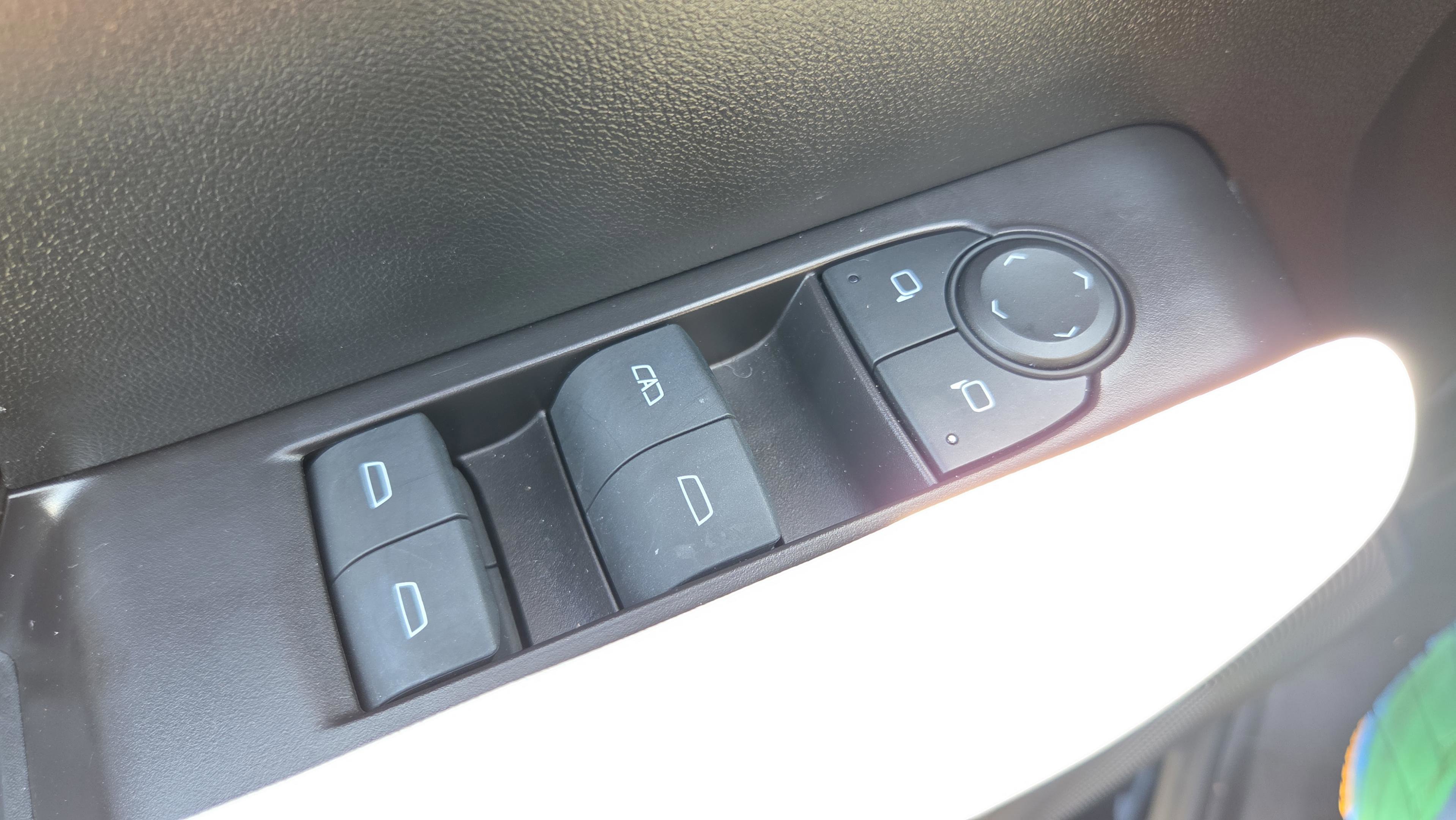 Used 2024 GMC Canyon AT4X AWD/4WD image 30