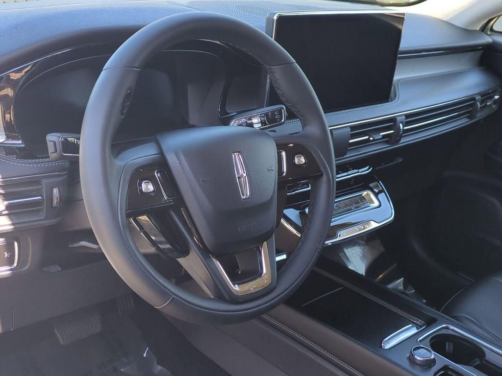 Certified 2023 Lincoln Corsair FWD image 11