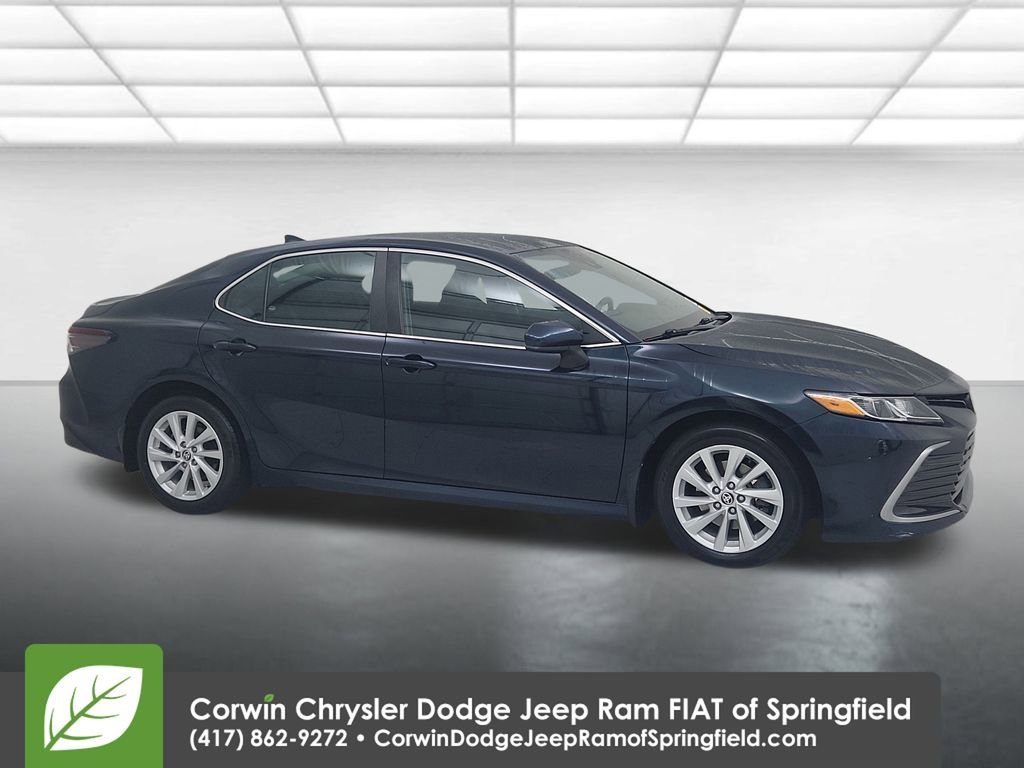 Used 2021 Toyota Camry LE image 1