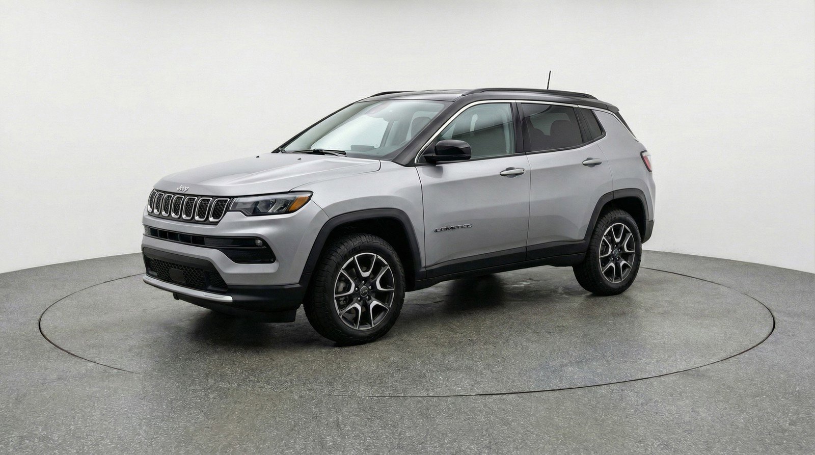Used 2025 Jeep Compass Trailhawk image 3