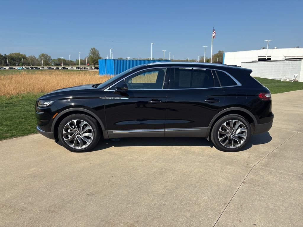 Used 2023 Lincoln Nautilus Reserve w/ Luxury Package AWD/4WD image 6