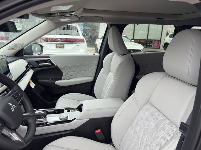 New 2026 Mitsubishi Outlander SEL FWD image 16