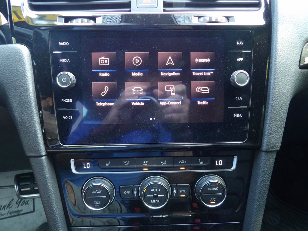 Used 2018 Volkswagen Golf R 4-Door image 18