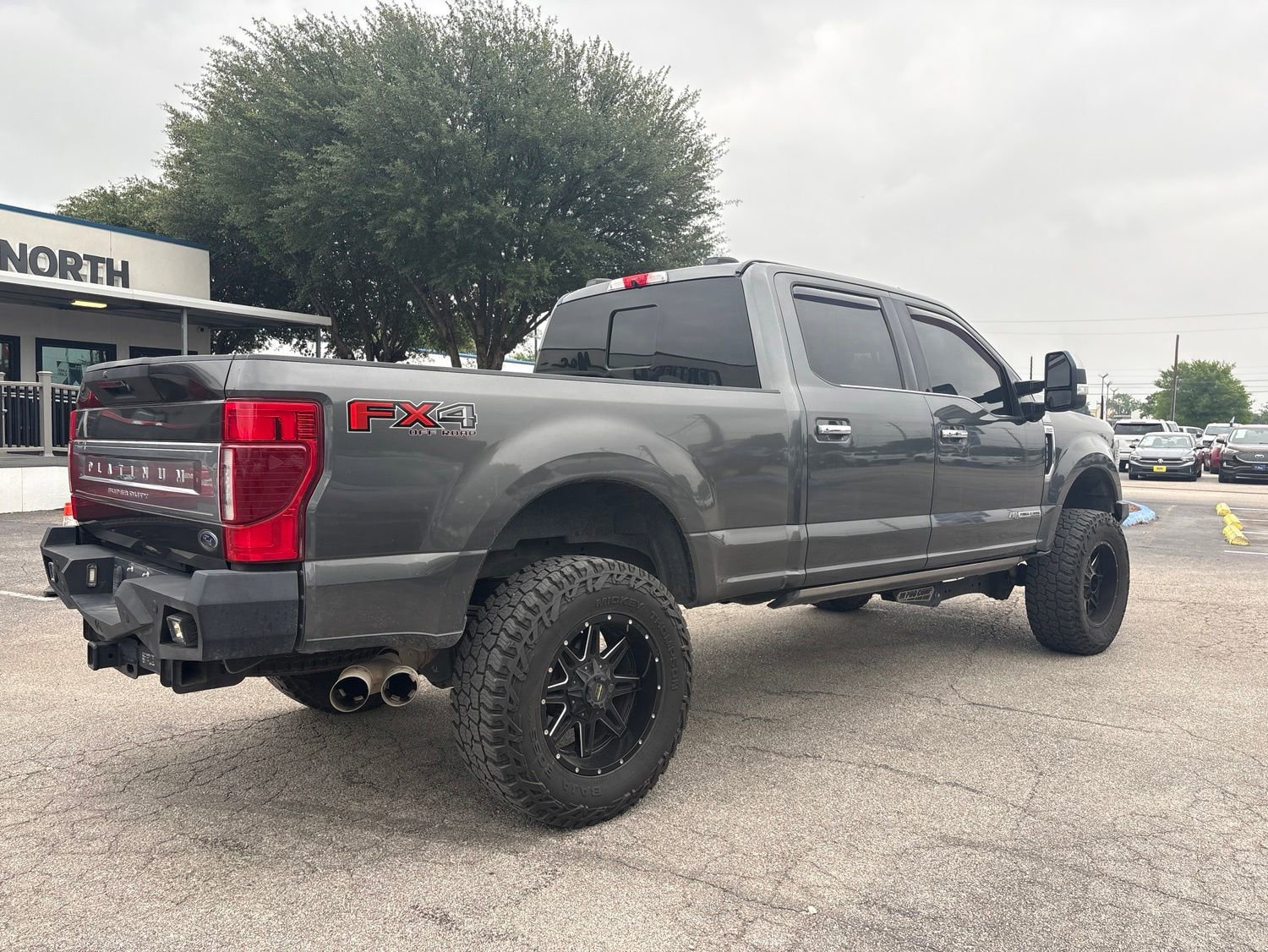 Used 2020 Ford F250 Platinum w/ FX4 Off-Road Package AWD/4WD image 3