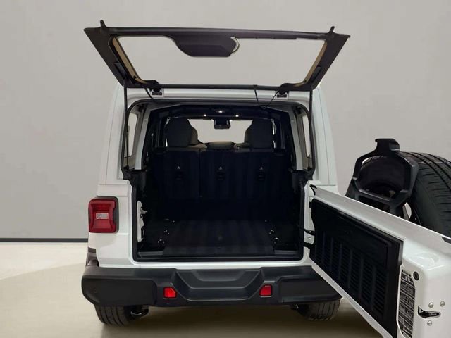 Used 2025 Jeep Wrangler Unlimited Sahara w/ Safety Group image 97